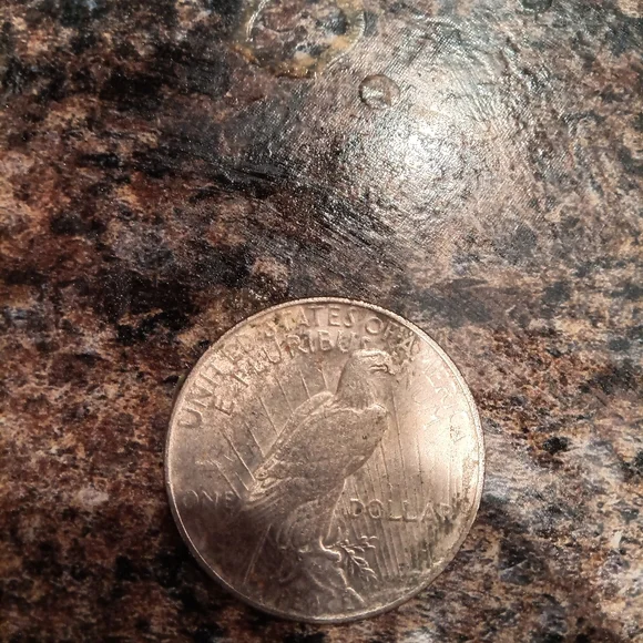 1927 Silver dollar - Picture 4 of 4